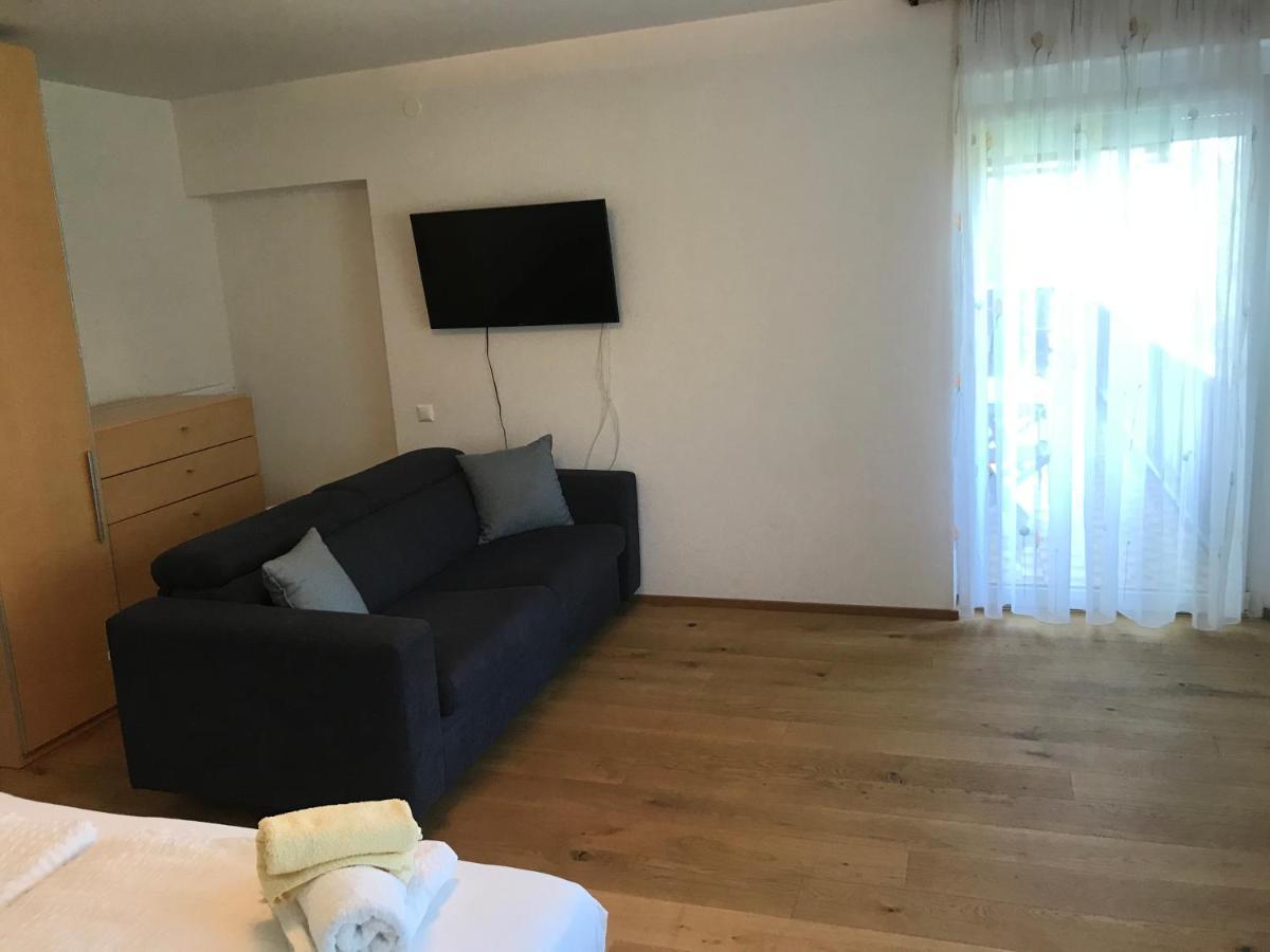 Apartementhaus Helene Am Klopeinersee ウンテーブルク・アム・クロッパイナー・ゼー エクステリア 写真