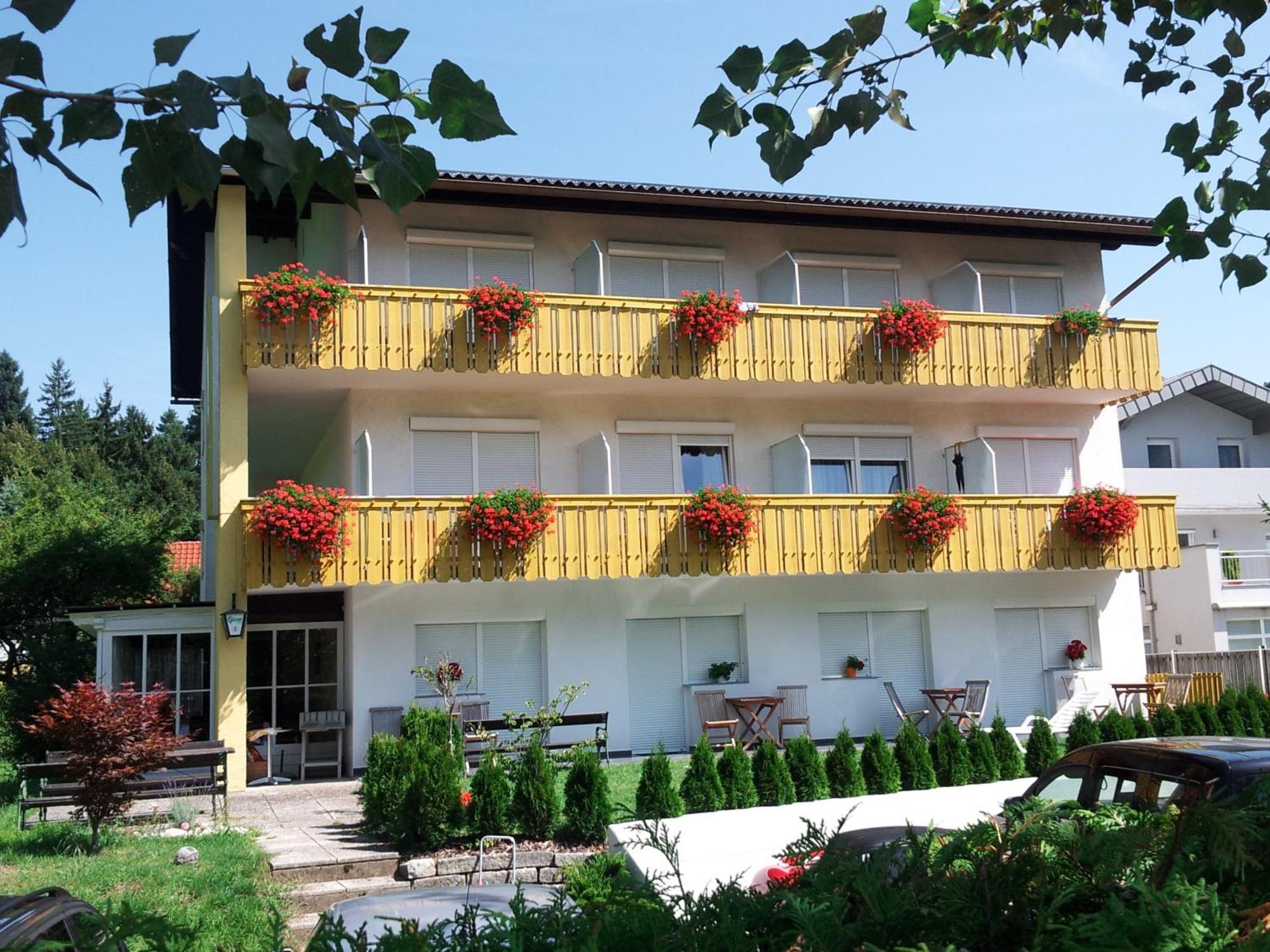 Apartementhaus Helene Am Klopeinersee ウンテーブルク・アム・クロッパイナー・ゼー エクステリア 写真